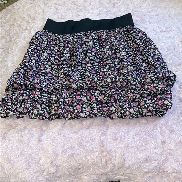 Express Mini skirt floral XS - Picture 2 of 3